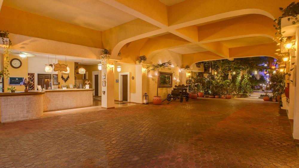 Hotel Casa Colibri Плайя-дель-Кармен Екстер'єр фото