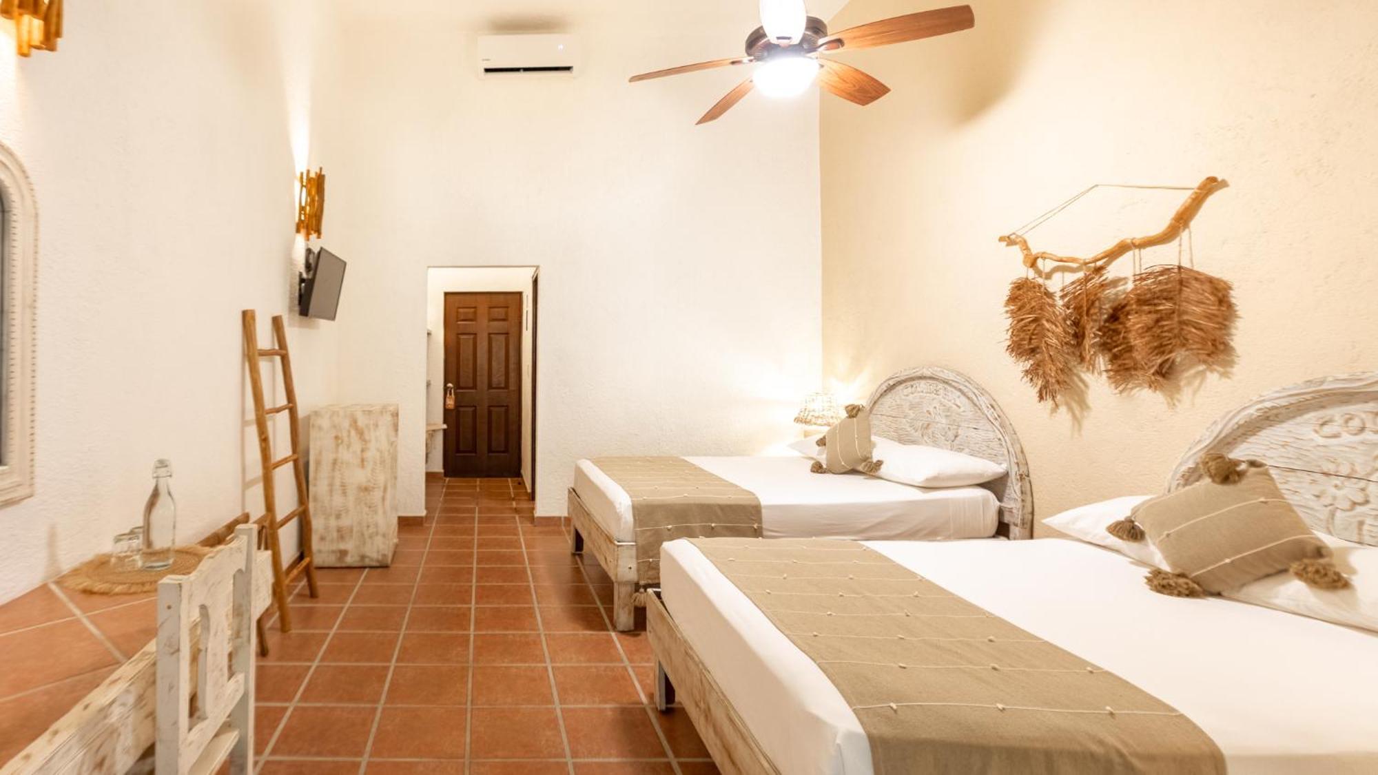 Hotel Casa Colibri Плайя-дель-Кармен Екстер'єр фото